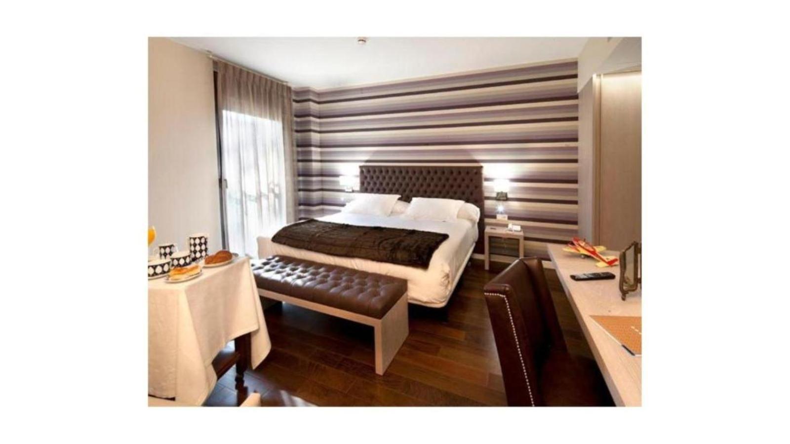 U-Hotel Spa Ciudad De אסטורגה מראה חיצוני תמונה